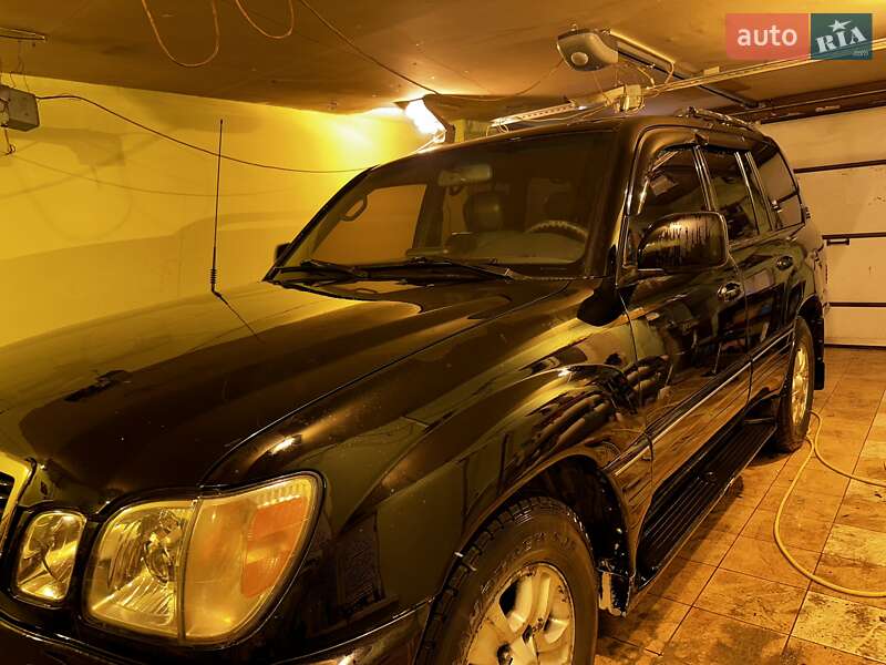 Внедорожник / Кроссовер Lexus LX 2000 в Киеве