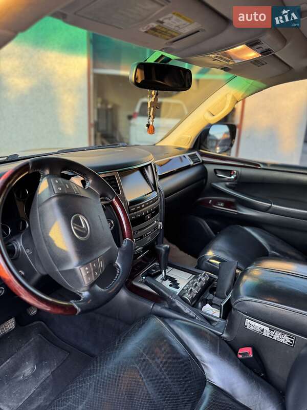 Позашляховик / Кросовер Lexus LX 2013 в Тернополі