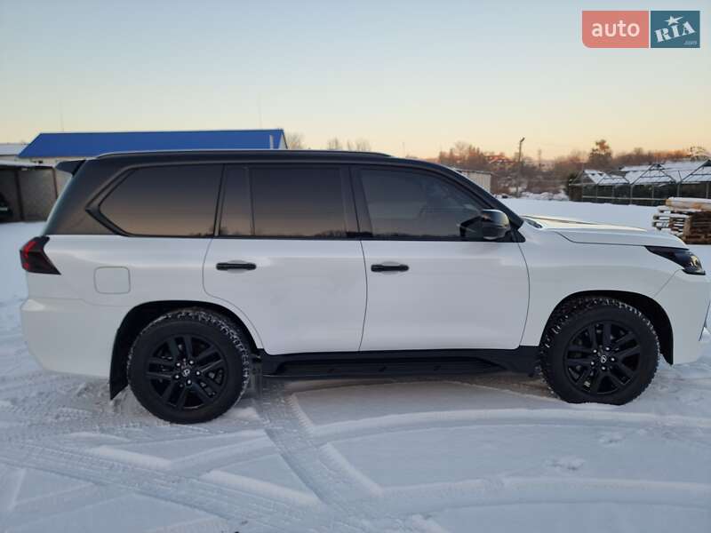Позашляховик / Кросовер Lexus LX 2016 в Житомирі