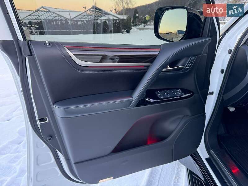 Позашляховик / Кросовер Lexus LX 2016 в Житомирі