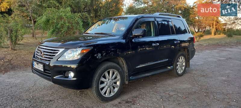 Внедорожник / Кроссовер Lexus LX 2008 в 