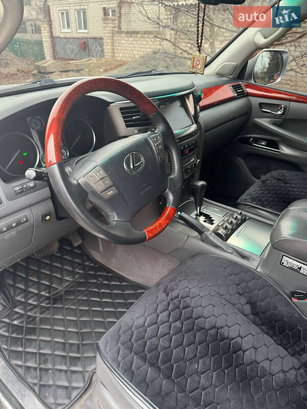 Позашляховик / Кросовер Lexus LX 2008 в П'ятихатках