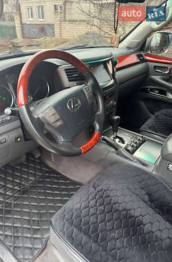 Внедорожник / Кроссовер Lexus LX 2008 в 