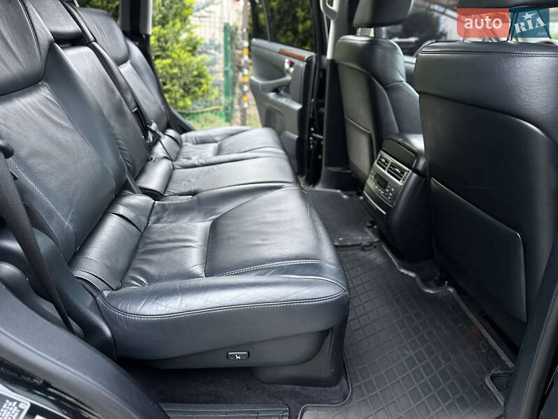 Внедорожник / Кроссовер Lexus LX 2011 в Одессе