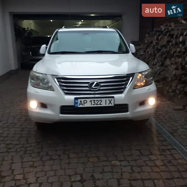 Lexus LX