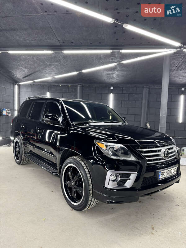 Позашляховик / Кросовер Lexus LX 2008 в Рівному