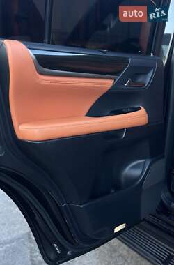 Внедорожник / Кроссовер Lexus LX 2017 в 