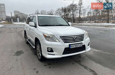 Lexus LX 2011