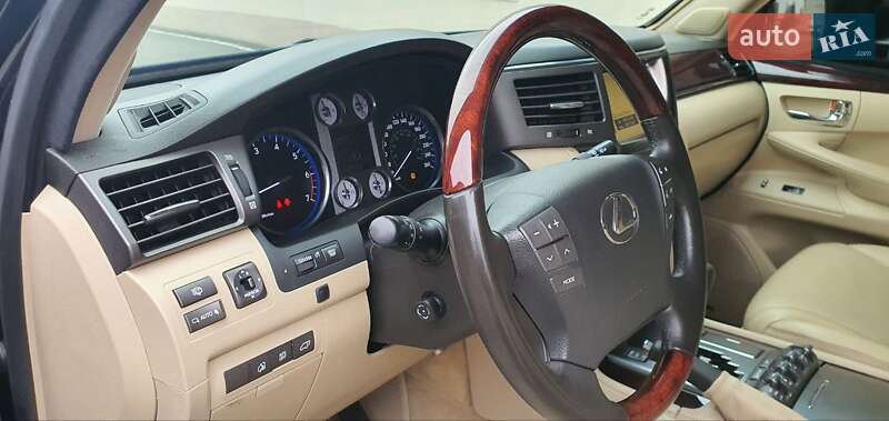 Позашляховик / Кросовер Lexus LX 2010 в Києві