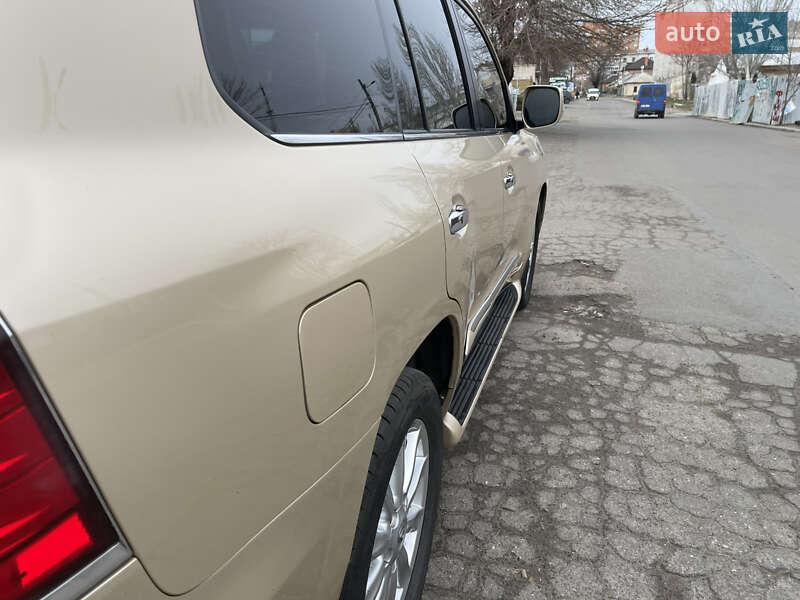Позашляховик / Кросовер Lexus LX 2008 в Миколаєві