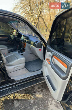 Внедорожник / Кроссовер Lexus LX 2005 в 