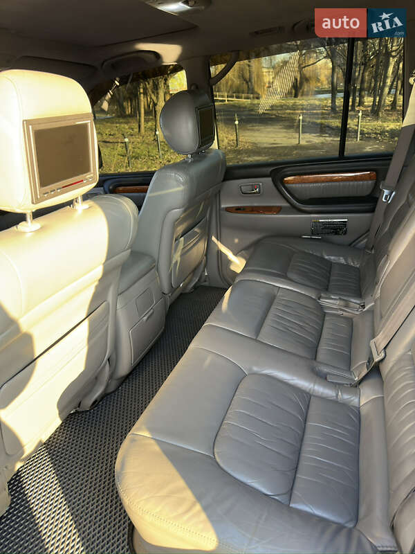 Внедорожник / Кроссовер Lexus LX 2005 в Ровно