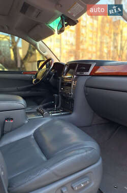 Внедорожник / Кроссовер Lexus LX 2008 в 