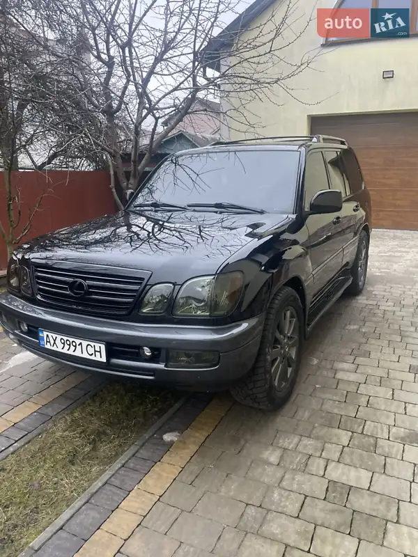 Внедорожник / Кроссовер Lexus LX 2005 в 