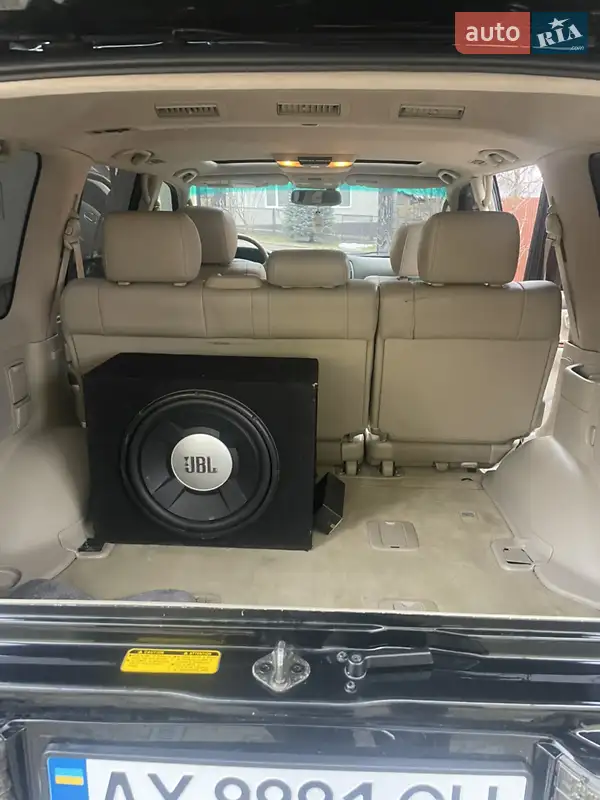 Внедорожник / Кроссовер Lexus LX 2005 в 