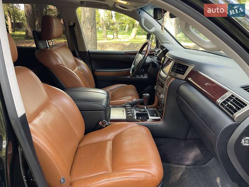 Позашляховик / Кросовер Lexus LX 2013 в Чернівцях фото 10 Позашляховик / Кросовер Lexus LX 2013 в Чернівцях