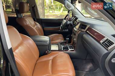 Позашляховик / Кросовер Lexus LX 2013 в 