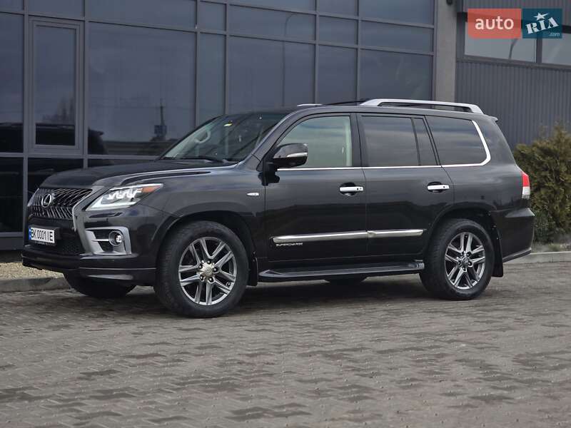 Позашляховик / Кросовер Lexus LX 2010 в Рівному