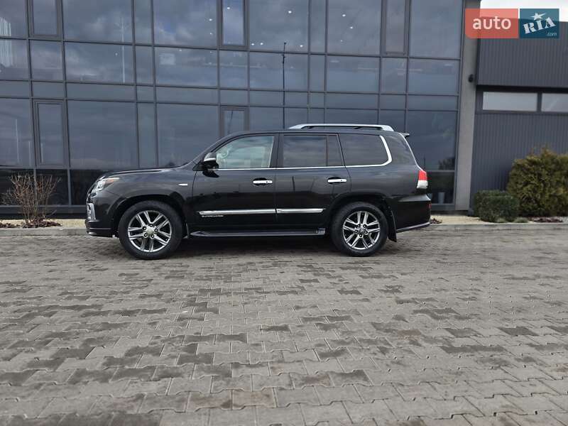Позашляховик / Кросовер Lexus LX 2010 в Рівному