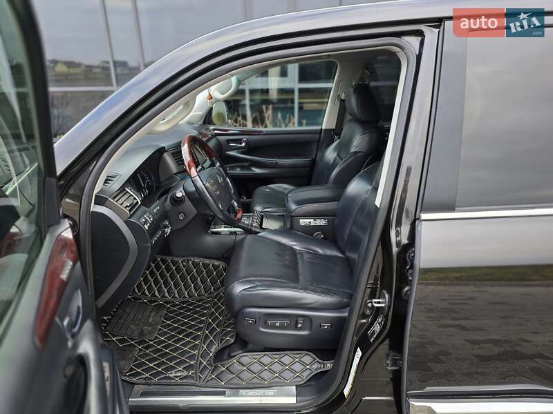 Позашляховик / Кросовер Lexus LX 2010 в Рівному