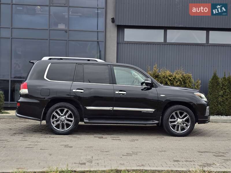 Позашляховик / Кросовер Lexus LX 2010 в Рівному