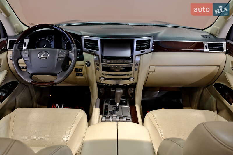 Внедорожник / Кроссовер Lexus LX 2013 в Одессе