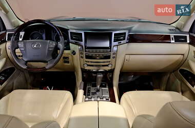 Внедорожник / Кроссовер Lexus LX 2013 в 