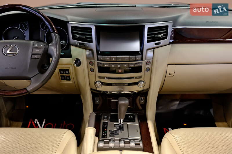 Внедорожник / Кроссовер Lexus LX 2013 в Одессе