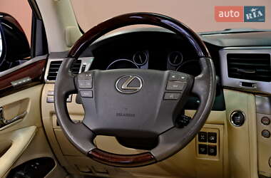 Внедорожник / Кроссовер Lexus LX 2013 в 