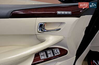 Внедорожник / Кроссовер Lexus LX 2013 в 