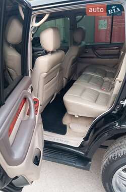 Позашляховик / Кросовер Lexus LX 2000 в 