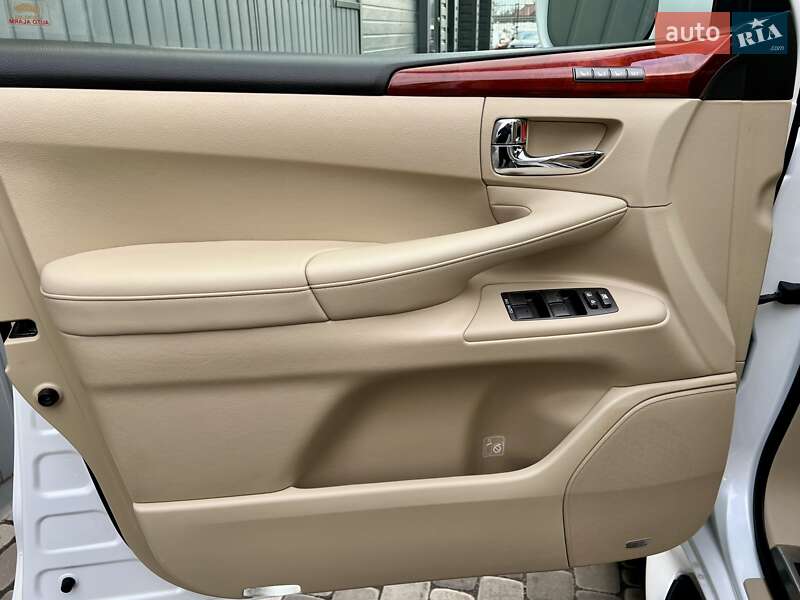 Позашляховик / Кросовер Lexus LX 2010 в Києві