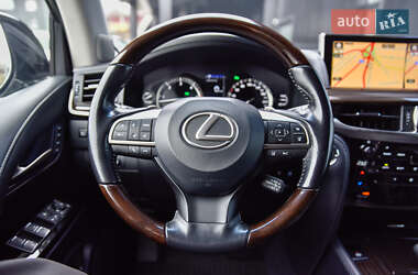 Внедорожник / Кроссовер Lexus LX 2017 в 