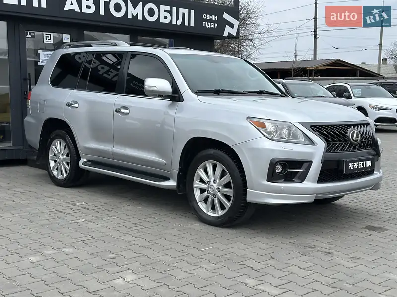 Внедорожник / Кроссовер Lexus LX 2008 в 
