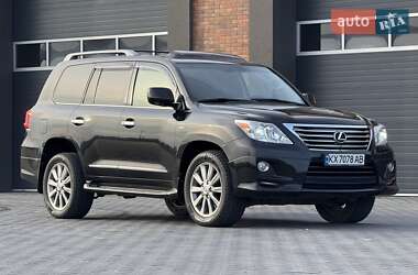 Внедорожник / Кроссовер Lexus LX 2011 в Черновцах