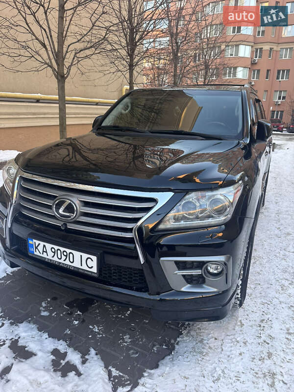 Lexus LX 2011