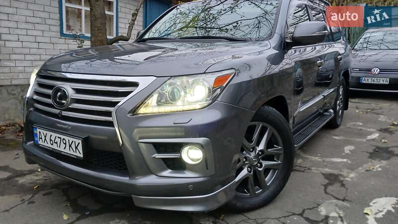 Внедорожник / Кроссовер Lexus LX 2013 в 