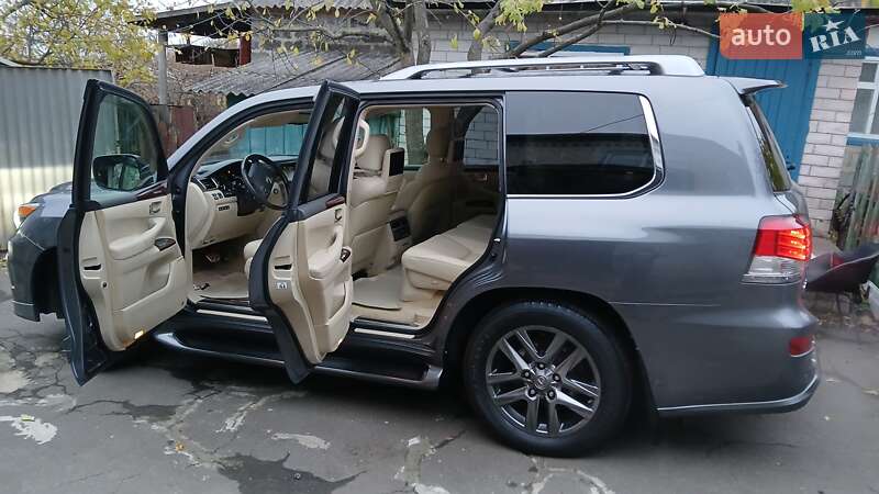 Lexus LX 2013