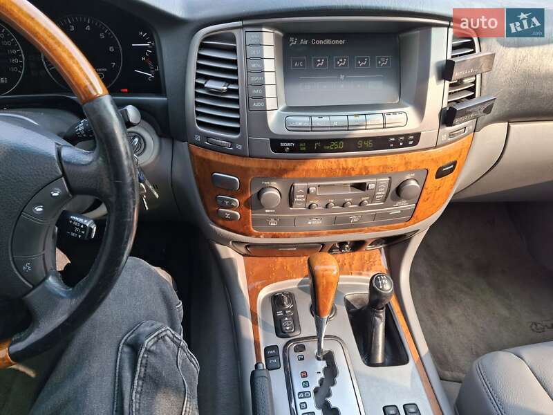 Внедорожник / Кроссовер Lexus LX 2006 в Киеве