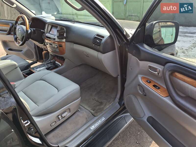 Внедорожник / Кроссовер Lexus LX 2006 в Киеве
