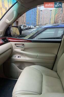 Внедорожник / Кроссовер Lexus LX 2008 в 