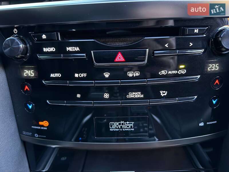 Позашляховик / Кросовер Lexus LX 2016 в Рівному