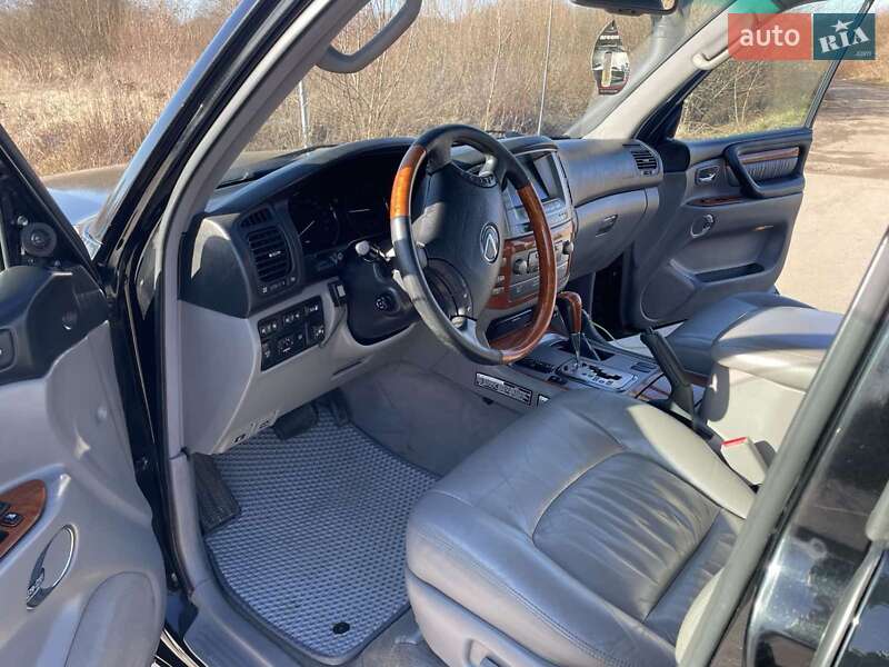 Внедорожник / Кроссовер Lexus LX 2006 в Самборе