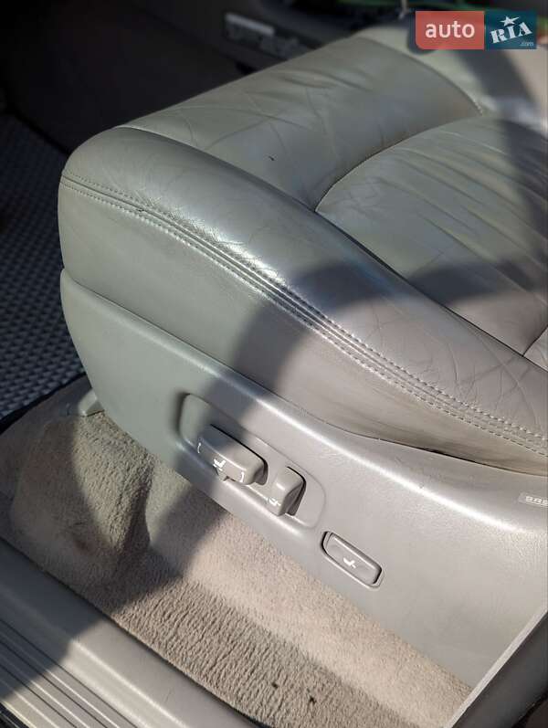 Внедорожник / Кроссовер Lexus LX 2006 в Самборе