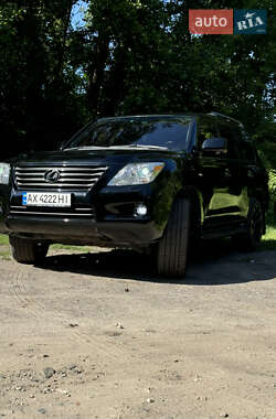 Внедорожник / Кроссовер Lexus LX 2008 в 
