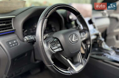 Внедорожник / Кроссовер Lexus LX 2023 в 