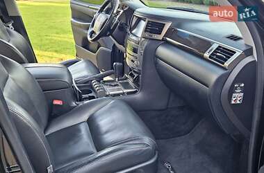Позашляховик / Кросовер Lexus LX 2012 в 