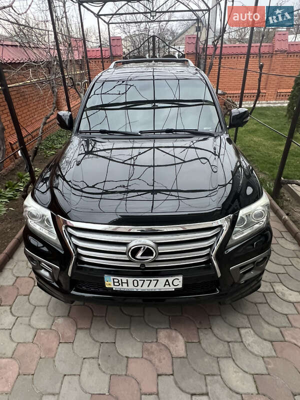 Внедорожник / Кроссовер Lexus LX 2012 в 
