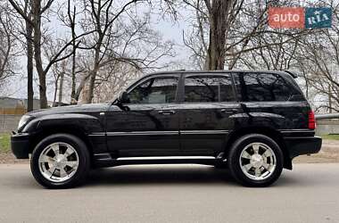 Внедорожник / Кроссовер Lexus LX 2003 в 