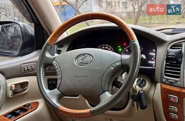 Внедорожник / Кроссовер Lexus LX 2003 в 